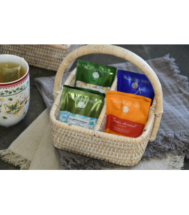 Petit panier tressé en rotin blanc cérusé